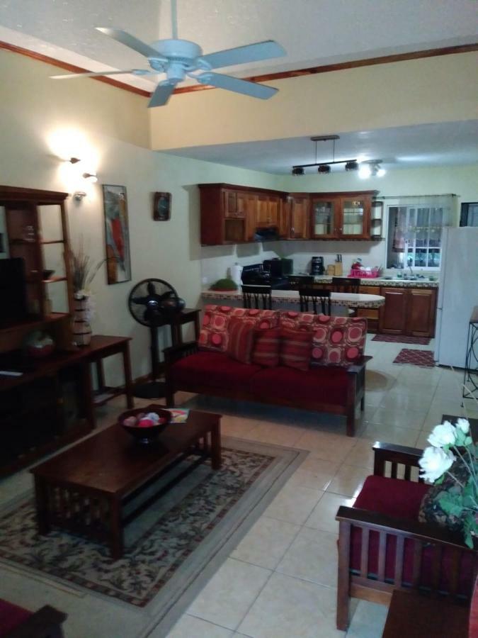 The Residence Portmore Apartments المظهر الخارجي الصورة